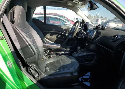 2017 Smart Fortwo z USA, uszkodzony, nr VIN WMEFJ9BA4HK229736